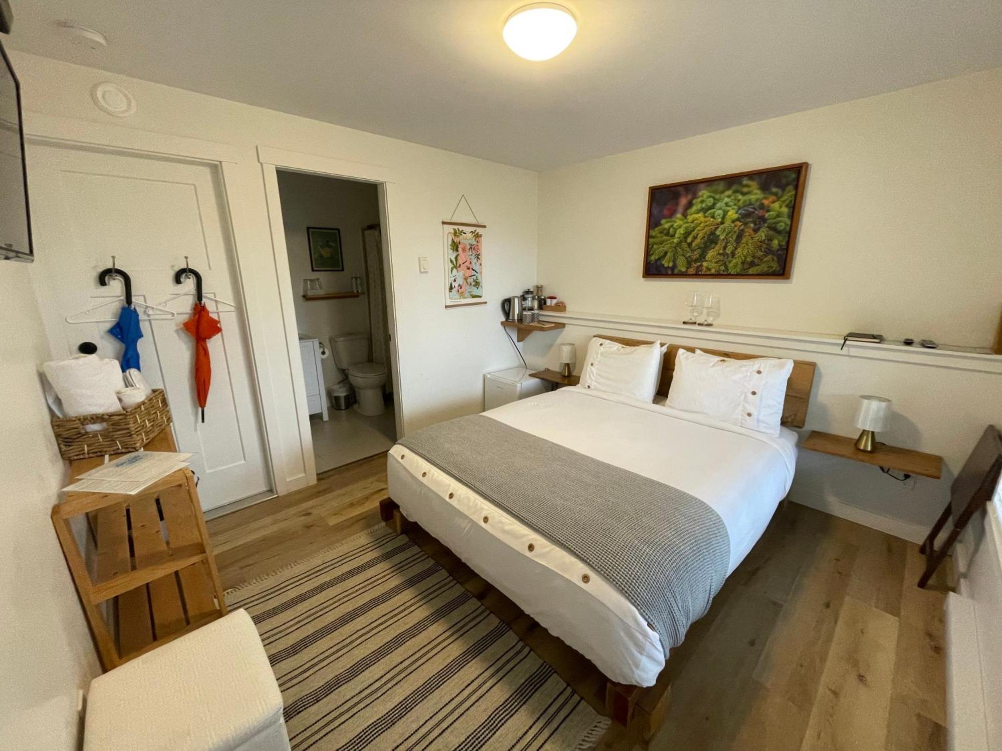 Sounds Of The Sea Hotel Ucluelet Exterior photo